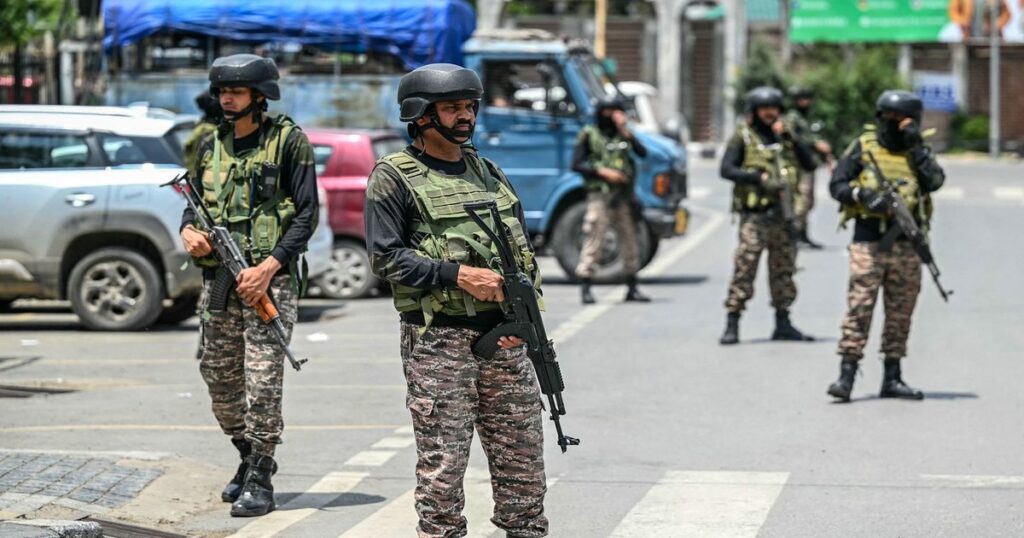 अराजक राजनीति